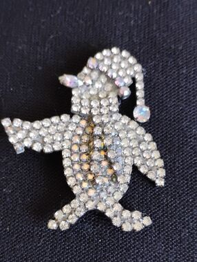 Vintage Aurora Borealis Rhinestone Brooch